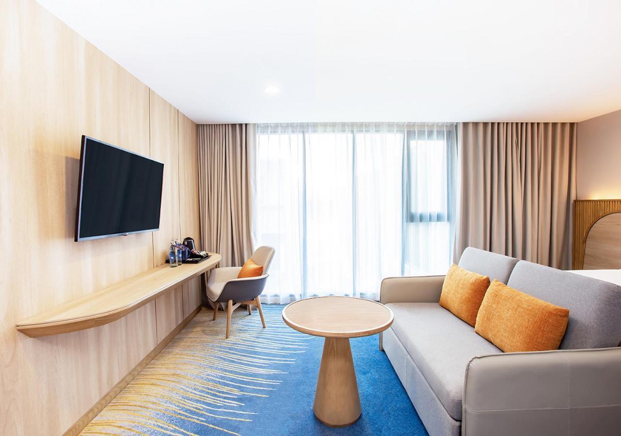 Holiday Inn Express & Suites Bangkok Central Pier By Ihg Екстериор снимка