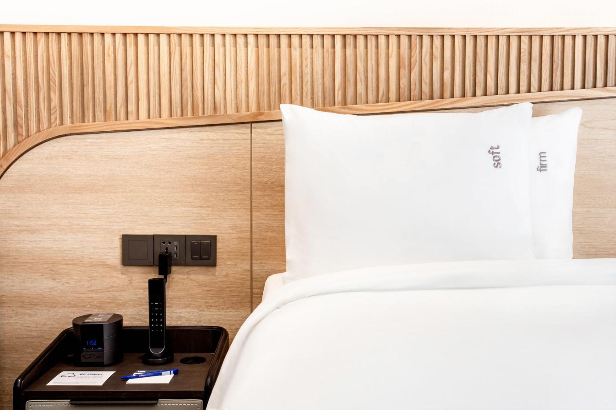 Holiday Inn Express & Suites Bangkok Central Pier By Ihg Екстериор снимка