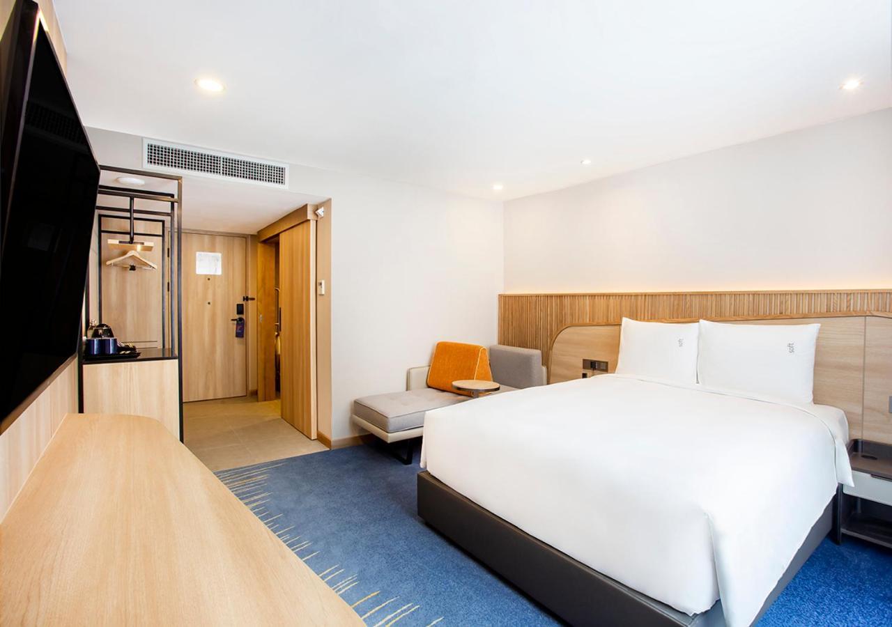 Holiday Inn Express & Suites Bangkok Central Pier By Ihg Екстериор снимка