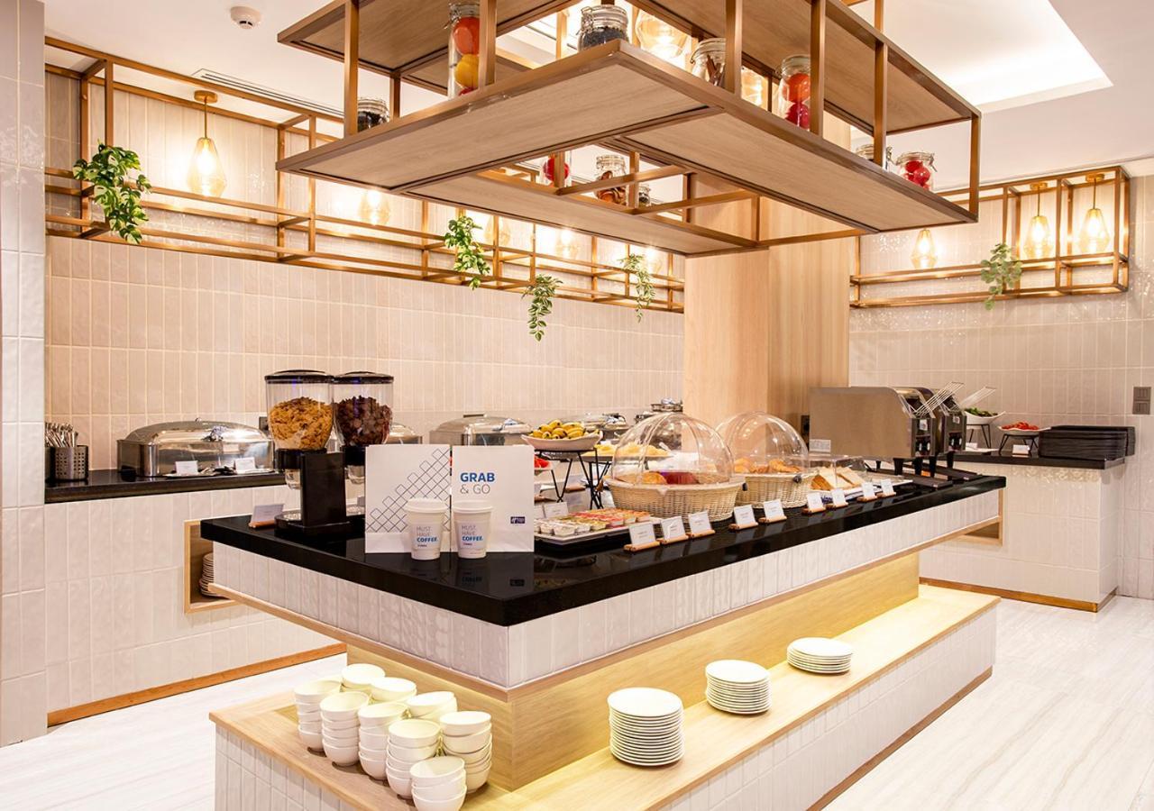 Holiday Inn Express & Suites Bangkok Central Pier By Ihg Екстериор снимка