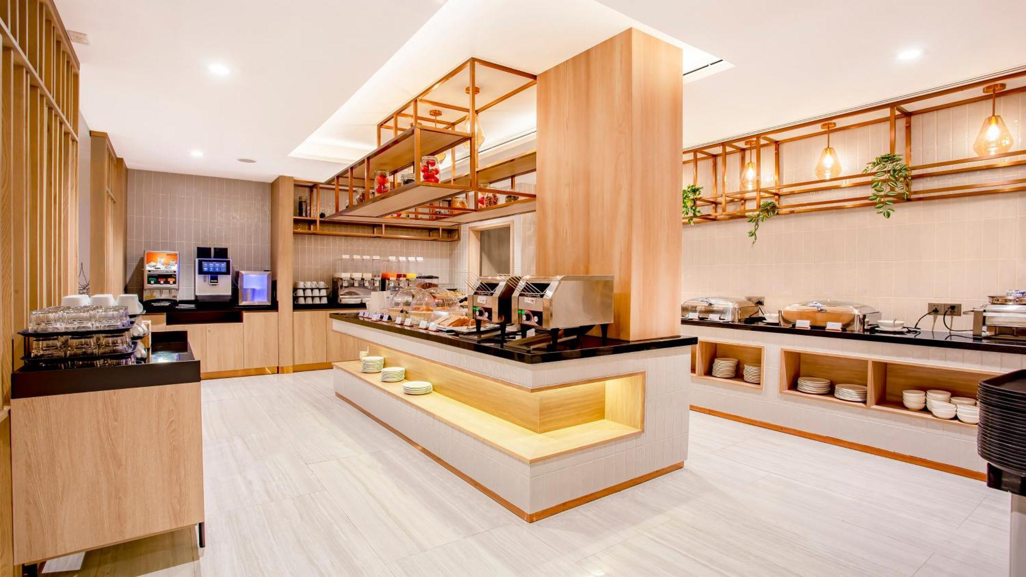 Holiday Inn Express & Suites Bangkok Central Pier By Ihg Екстериор снимка