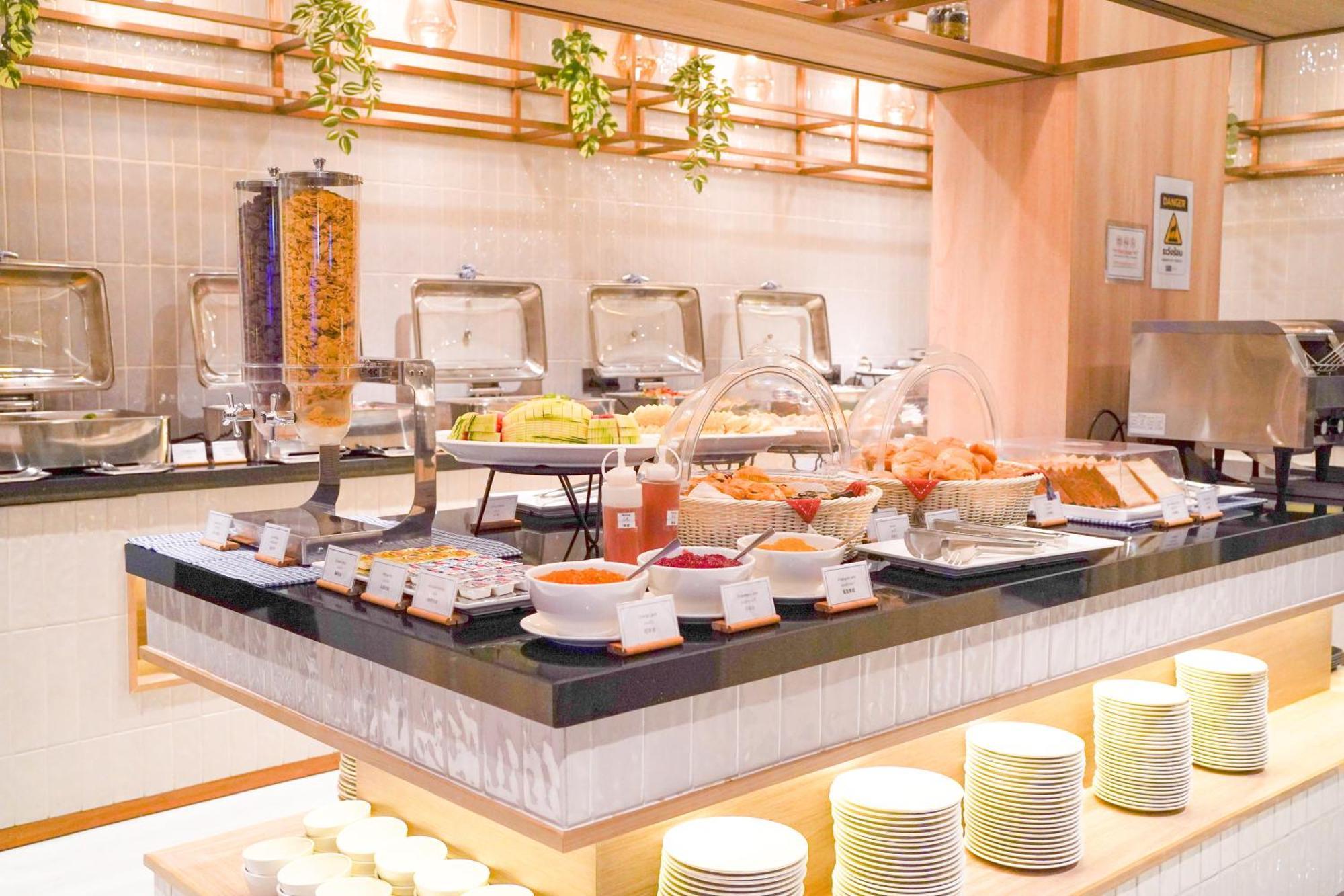 Holiday Inn Express & Suites Bangkok Central Pier By Ihg Екстериор снимка
