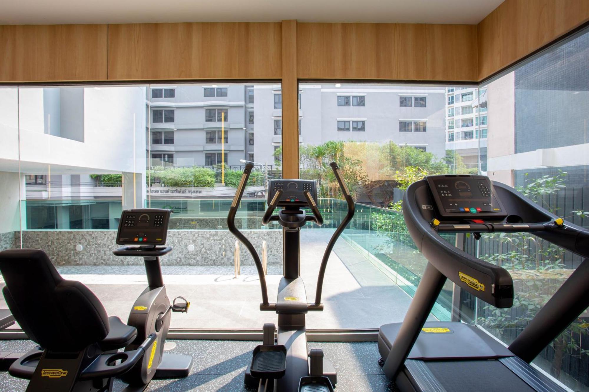 Holiday Inn Express & Suites Bangkok Central Pier By Ihg Екстериор снимка