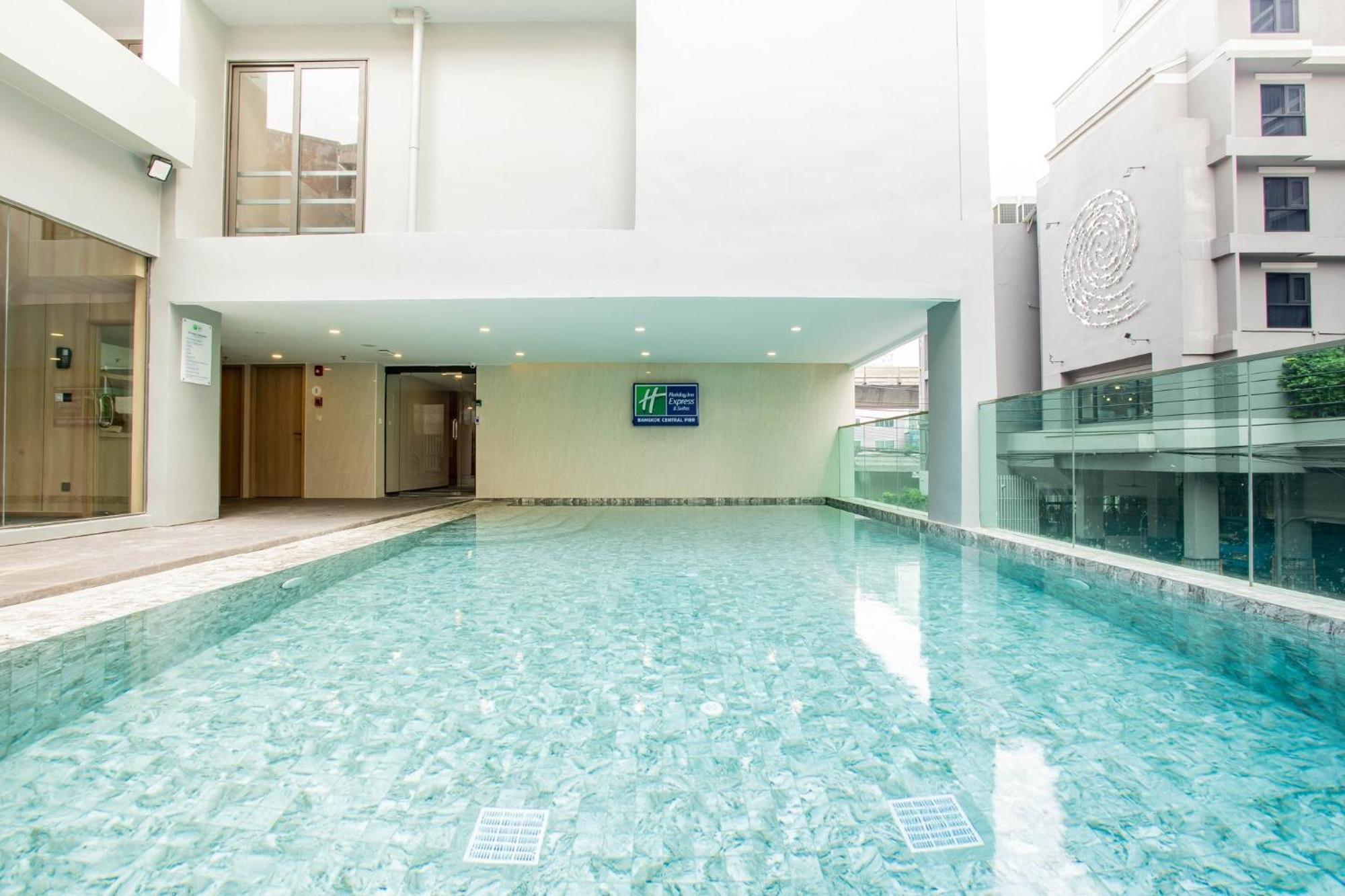 Holiday Inn Express & Suites Bangkok Central Pier By Ihg Екстериор снимка