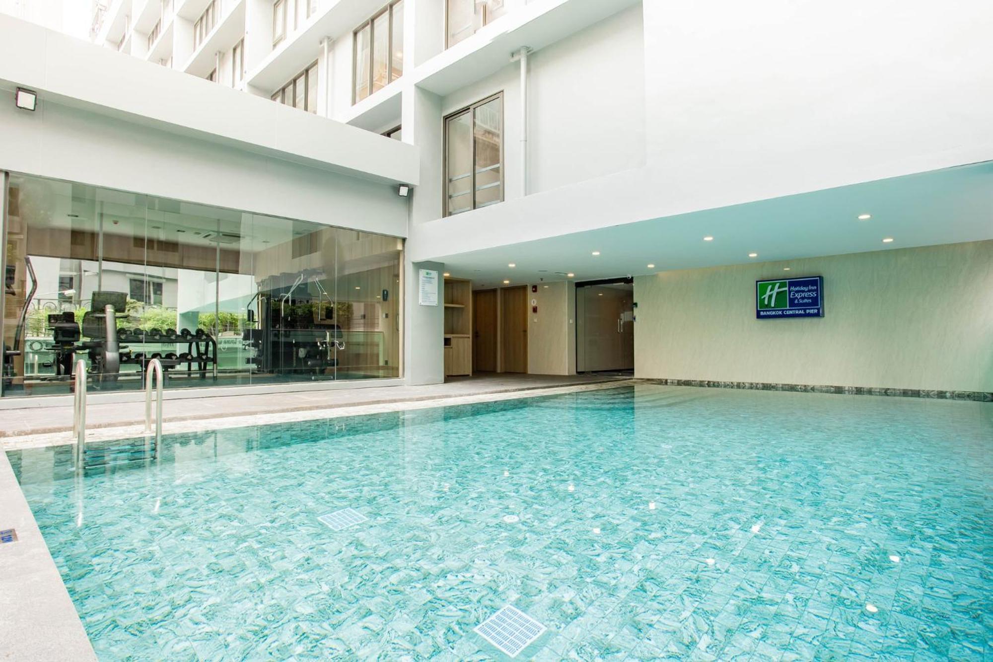 Holiday Inn Express & Suites Bangkok Central Pier By Ihg Екстериор снимка